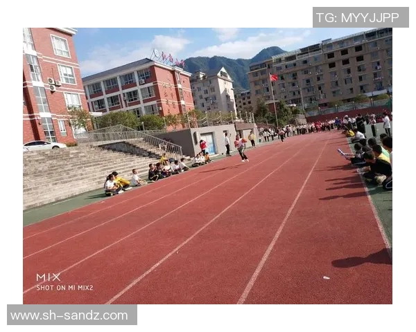 足球明星手办陪伴小朋友快乐成长的梦想之旅